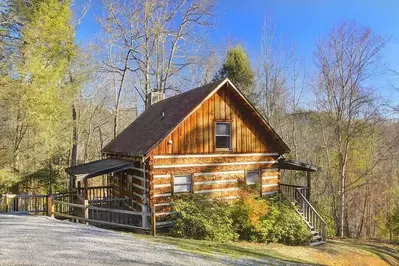 honeymoon cabin in the Smoky Mountains 