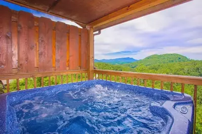 hot tub on the deck of Pigeon Forge cabin