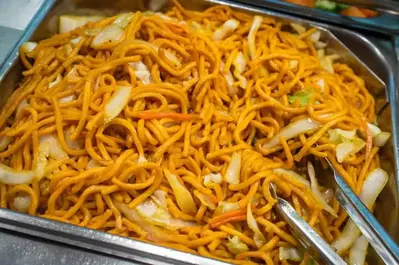 lo mein dish at chinese buffet