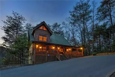 The Enchanted Forest cabin in the Smokies for rent.
