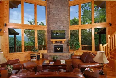 The beautiful living room of the Bellagio Bear cabin.