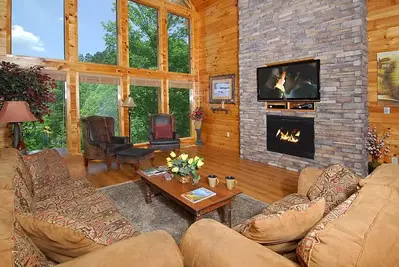 Spacious living room in a five bedroom Pigeon Forge cabin