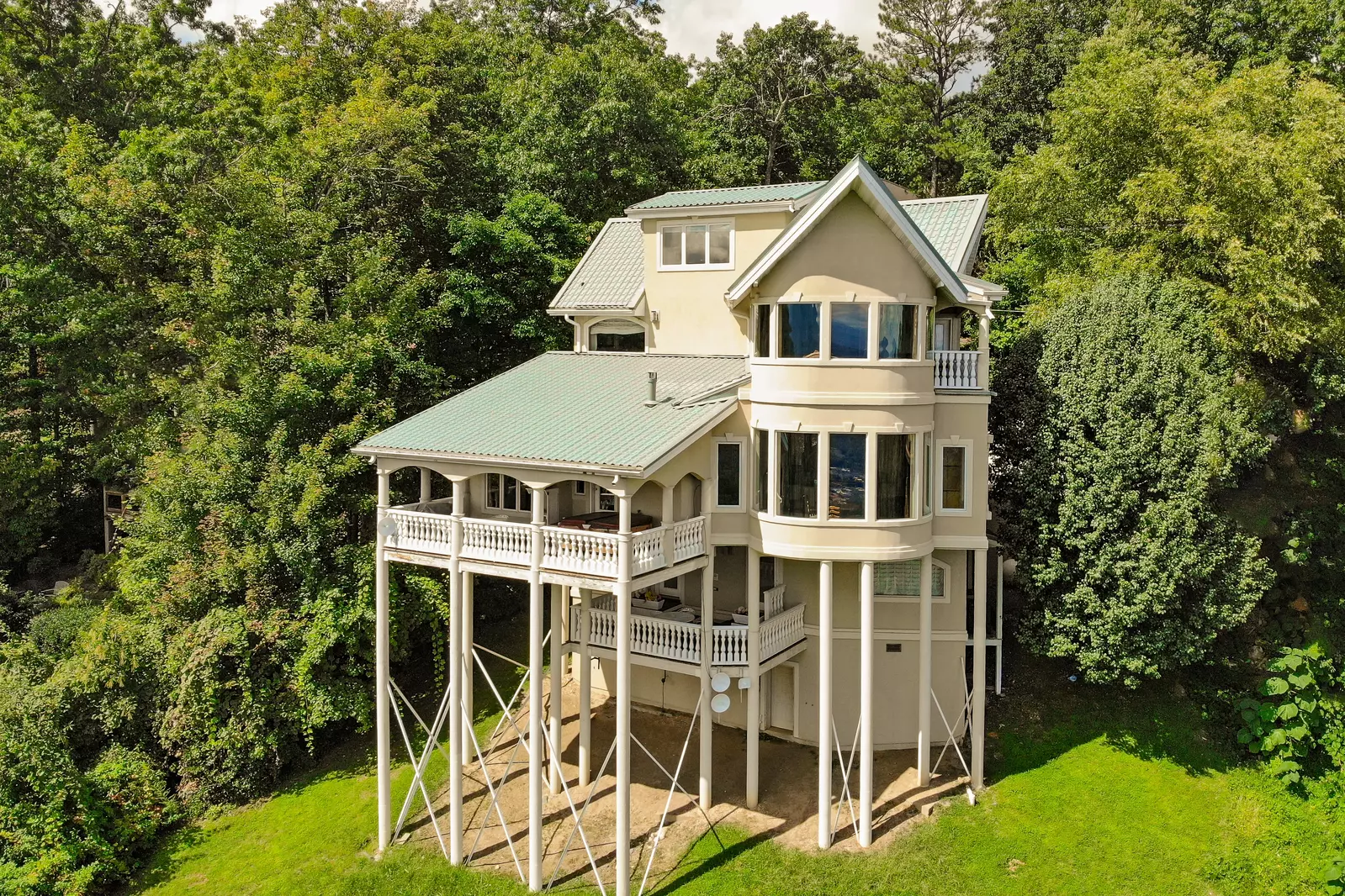 Barbie online chalet house
