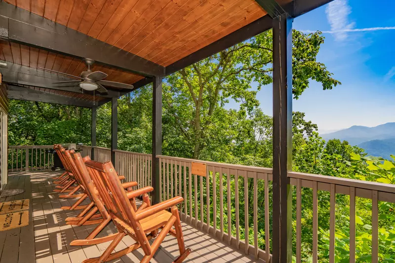 Chateau Sur Lamont 5 Bedroom Gatlinburg Cabin Rental