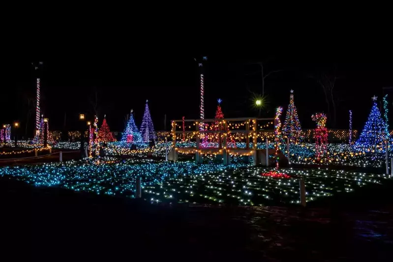 shadrack's christmas wonderland in sevierville light show