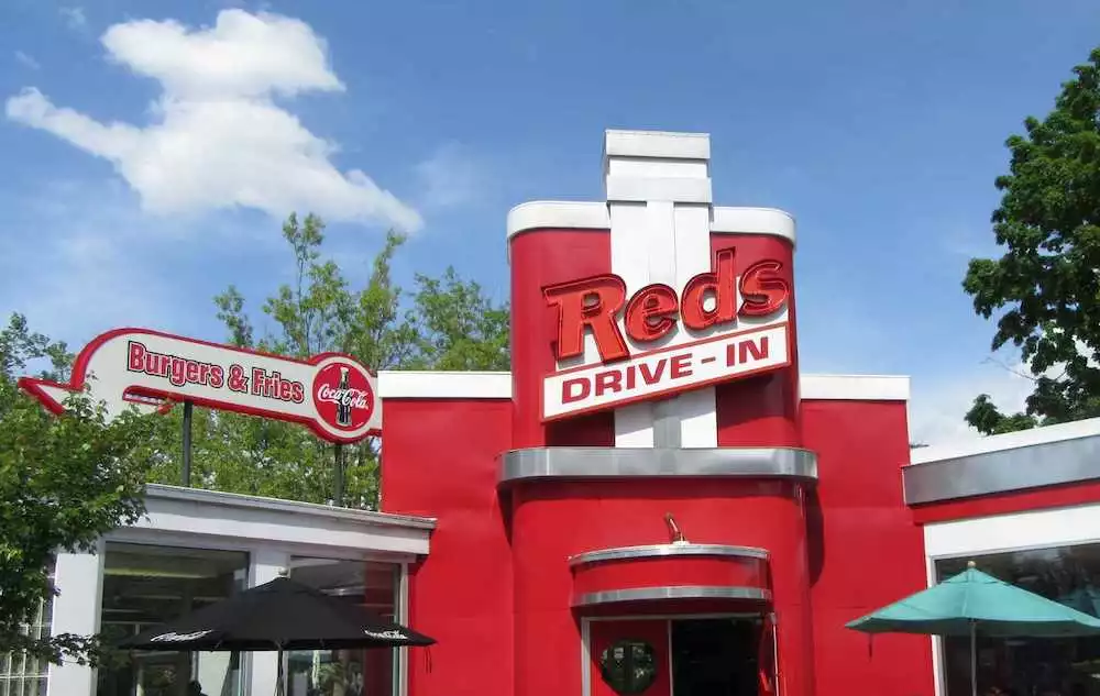 red's drive in diner at dollywood