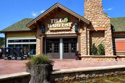 till and harvest food hall building at dollywood