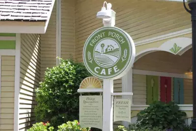 front porch cafe sign at dollywood