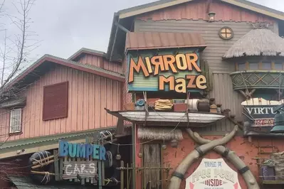 Mirror Maze 