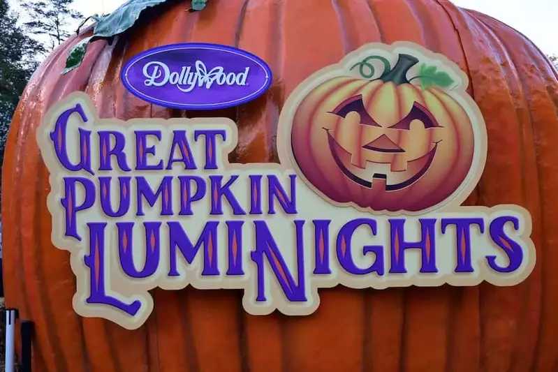 Dollywood's Great Pumpkin LumiNights sign