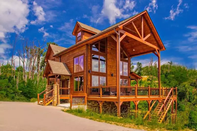 Smoky Vista Lodge- Timber Tops