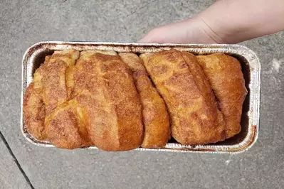 cinnamon bread at Dollywood