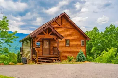 a beautiful gatlinburg dream 1 bedroom cabin in gatlinburg