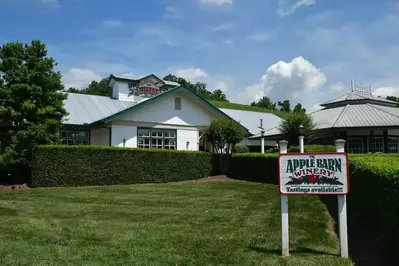 apple barn winery in sevierville