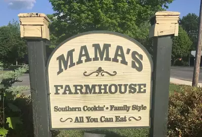 mama's farmhouse sign