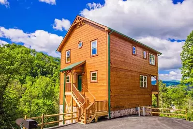 Eagles Overlook 5 bedroom cabin in gatlinburg