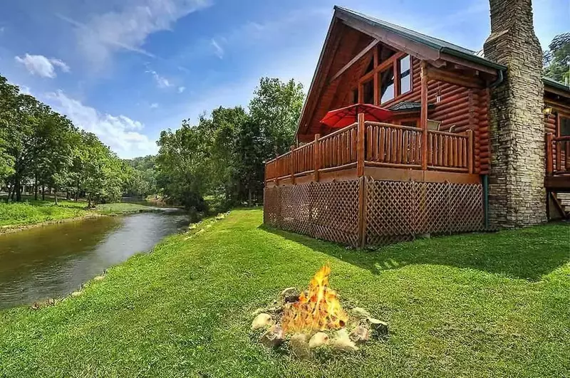 bear lee fishin cabin