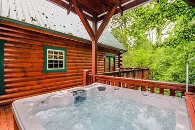 one of the 5 bedroom cabins in gatlinburg with hot tub