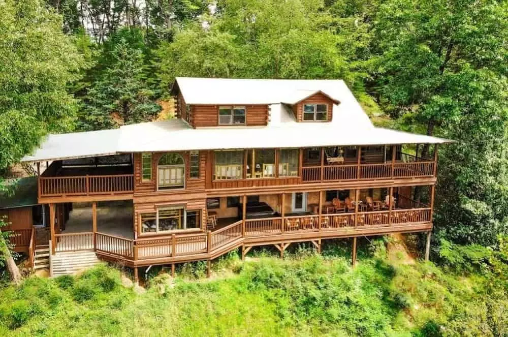 Tennessee Treasure pet friendly cabin