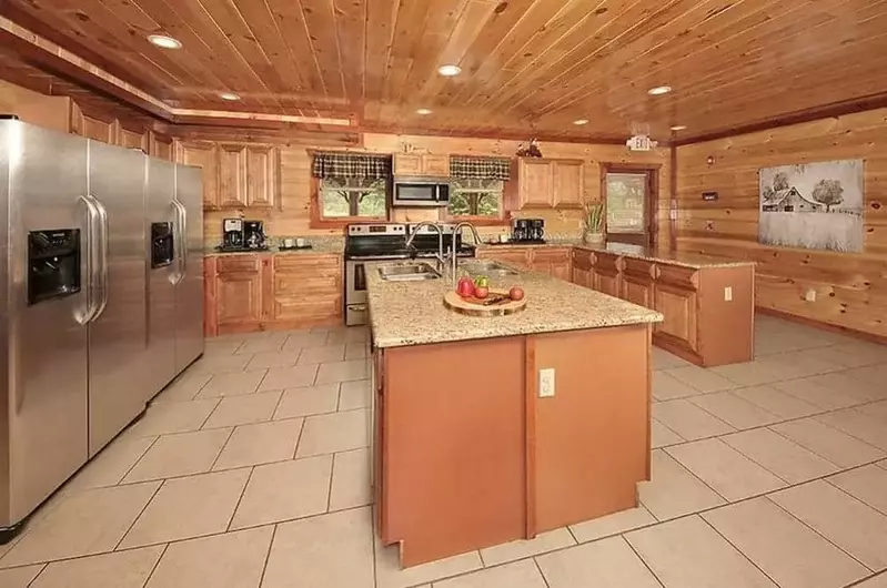 Kitchen in large cabin in Pigeon Forge