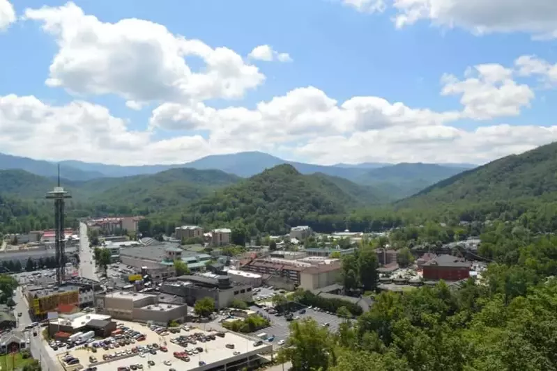 A scenic photo of Gatlinburg and the mountains.