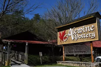 Alewine Pottery in the Great Smoky Arts and Crafts Community.