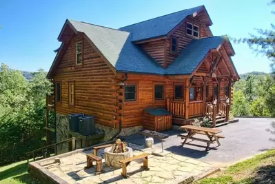 A beautiful log cabin in Gatlinburg.