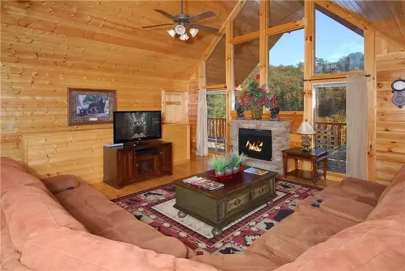 The living room of a luxury Gatlinburg cabin