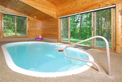 The excellent swimming pool at A Bears Poolin Paradise cabin in Pigeon Forge.
