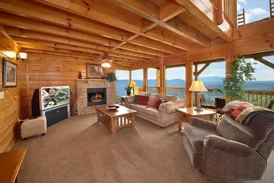 The family room in one of our Pigeon Forge cabins near Dollywood.