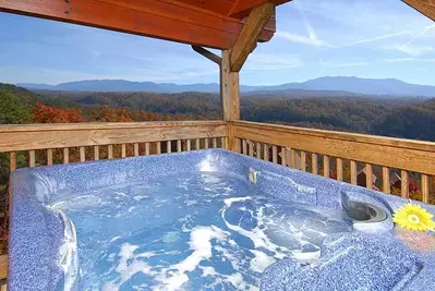 Four Seasons romantic Gatlinburg cabin rentals hot tub and view