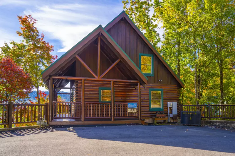 Smoky Vista Romance 2 Bedroom Pigeon Cabin Rental