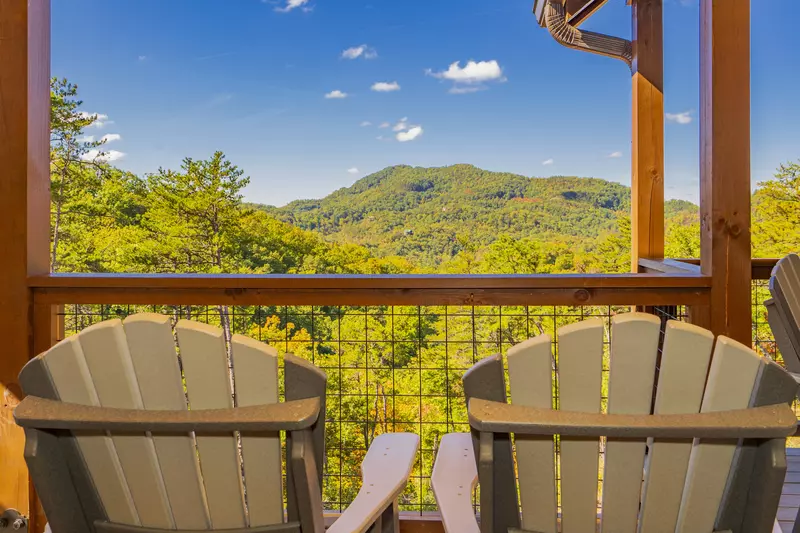 Grouse Mountain Lodge 5 Bedroom Sevierville Cabin Rental