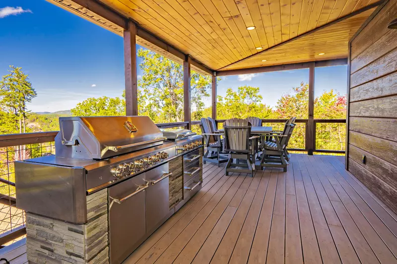 Grouse Mountain Lodge 5 Bedroom Sevierville Cabin Rental