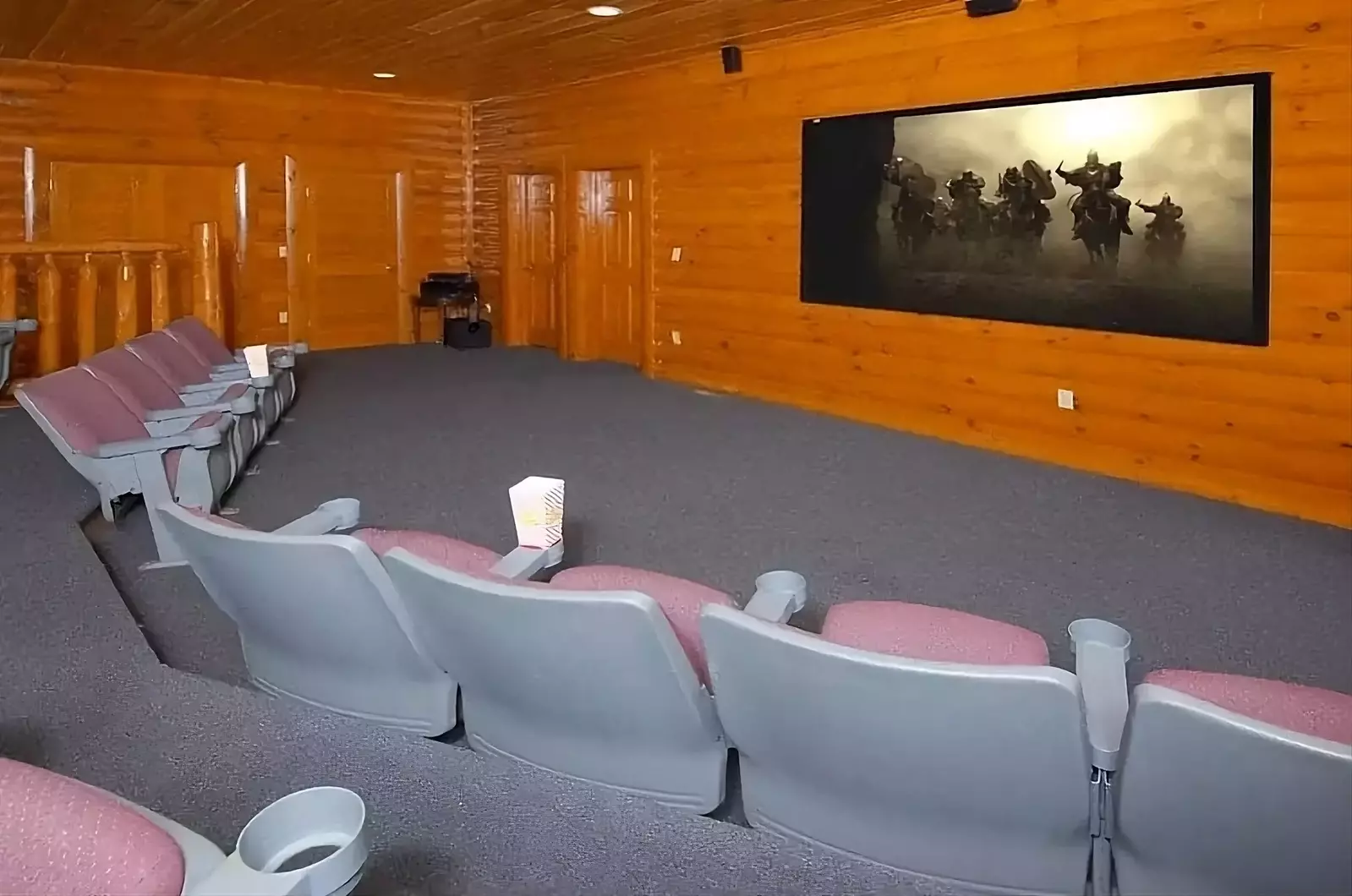 theater room in cabin