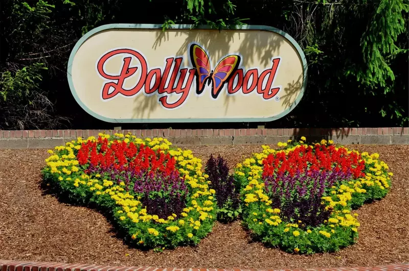 Dollywood entrance