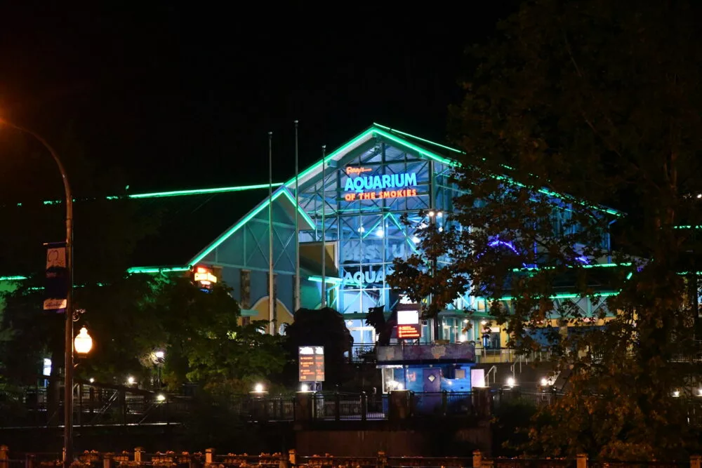 Ripley's Aquarium of the Smokies exterior at night