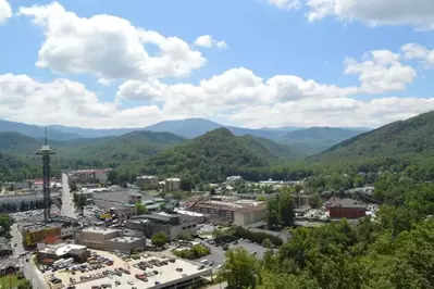 A scenic photo of Gatlinburg and the mountains