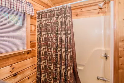 Cozy Bear Retreat 12