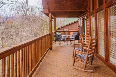 Dancing Bears Den 15