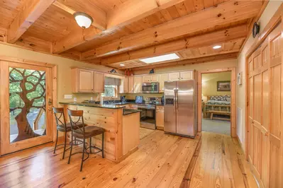 Mountain Valley Hideaway 7