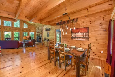 Mountain Valley Hideaway 11