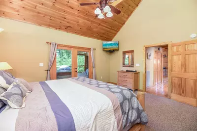 Mountain Valley Hideaway 21