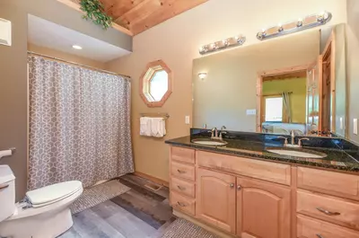 Mountain Valley Hideaway 23