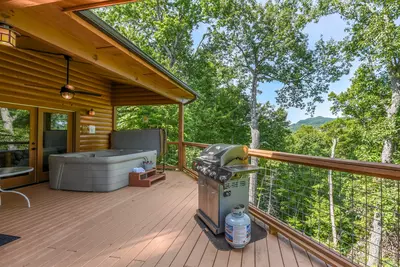 Mountain Valley Hideaway 24