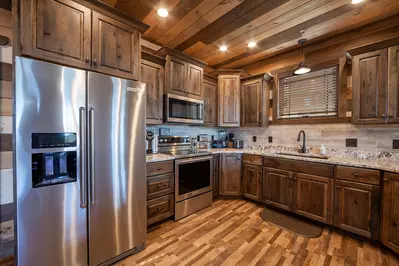Alpine Mountain Lodge 12
