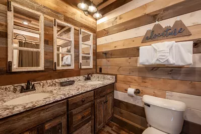 Alpine Mountain Lodge 19