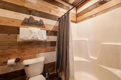 Alpine Mountain Lodge 20