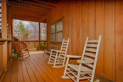 Hilltop Bearadise 11