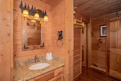Honey Bear Hideaway 13